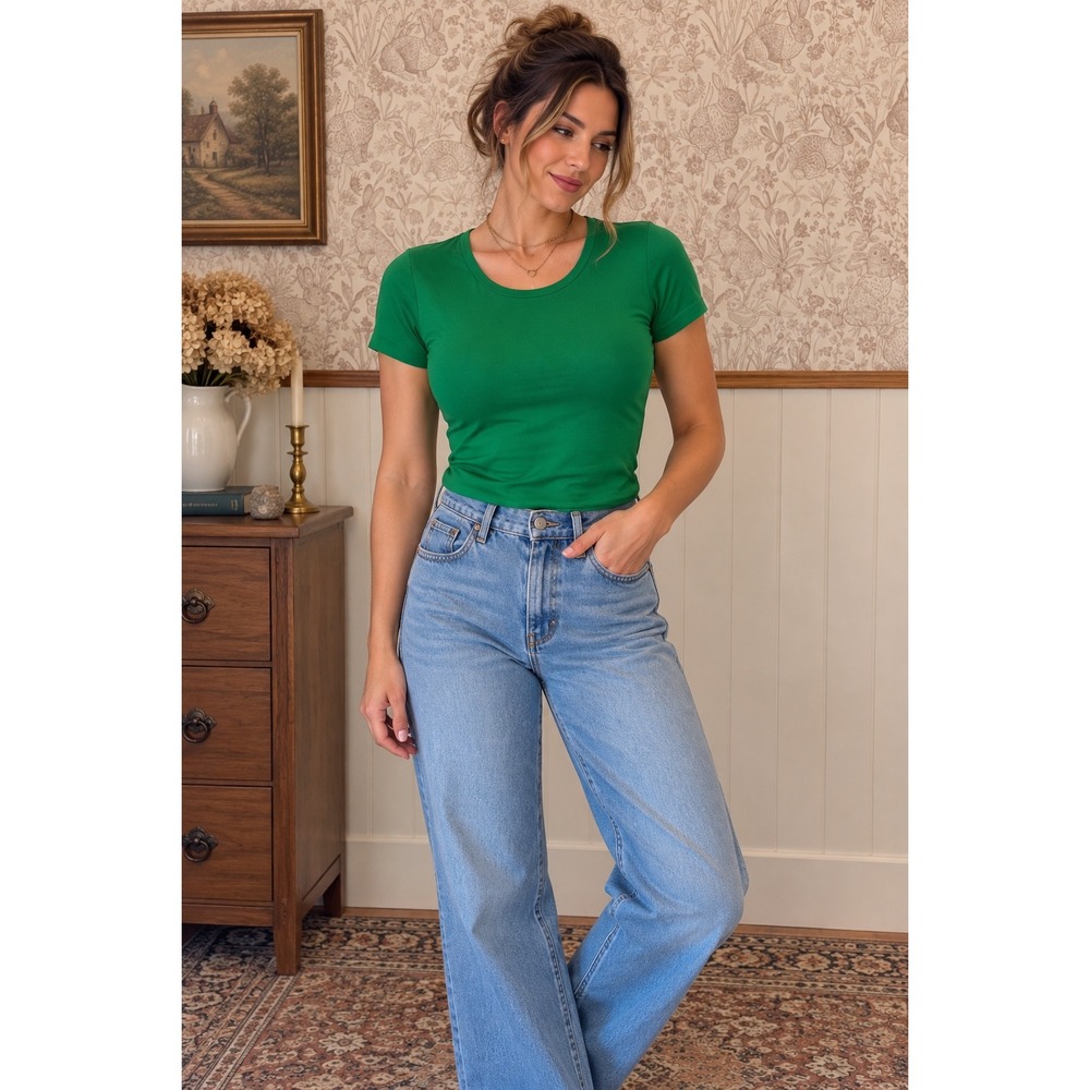 Aritzia Babaton Green Scoop Neck Bodysuit – Medium